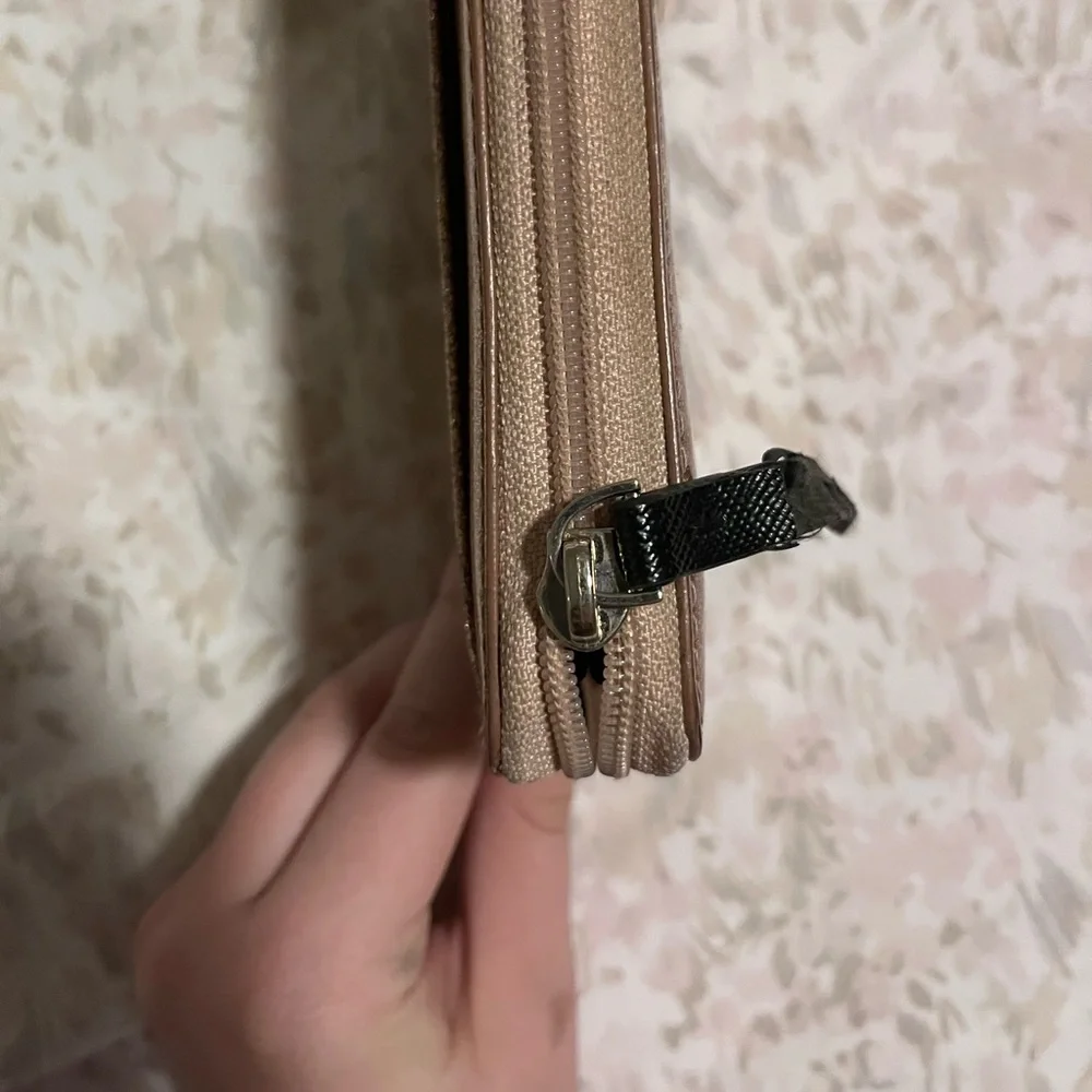 ROSE GOLD KATE SPADE ♠️ WALLET - Picture 5 of 6